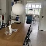 아파트 Family-friendly House With Garden And Parking Spot *
