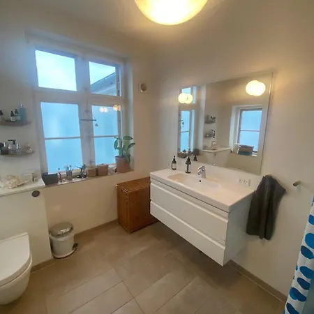 דירה Family-friendly House With Garden And Parking Spot *