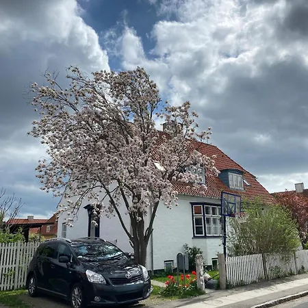 Family-friendly House With Garden And Parking Spot