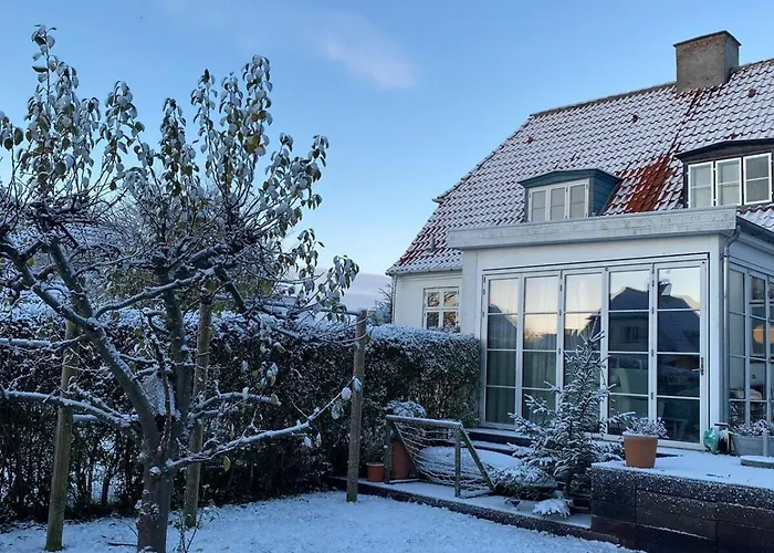 Family-friendly House With Garden And Parking Spot Apartment